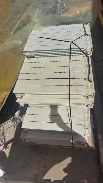 Vand radiatoare ( calorifere) din aluminiu. 100 lei/bucata.