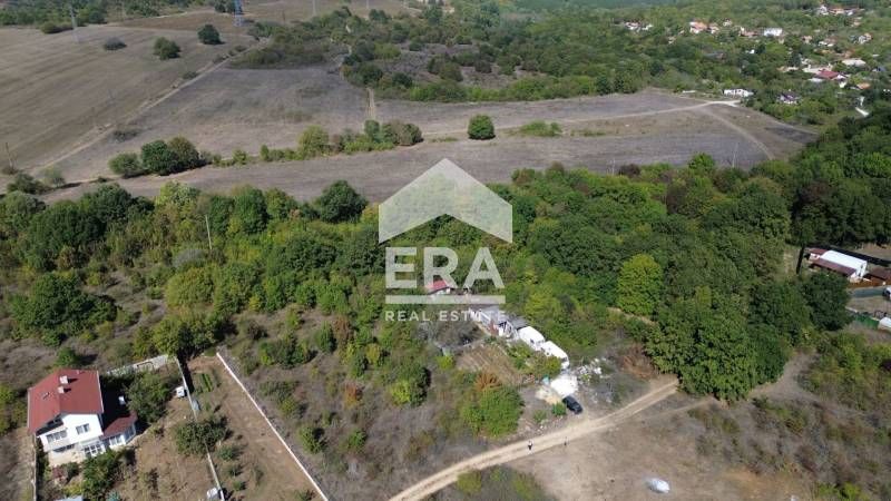 Урегулиран поземлен имот за продажба, с електричество и вода, в м-т Пе