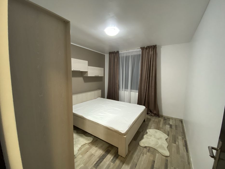 Proprietar, vand apartament deosebit cu 2 camere, parcare in curte privata - Vedere 4