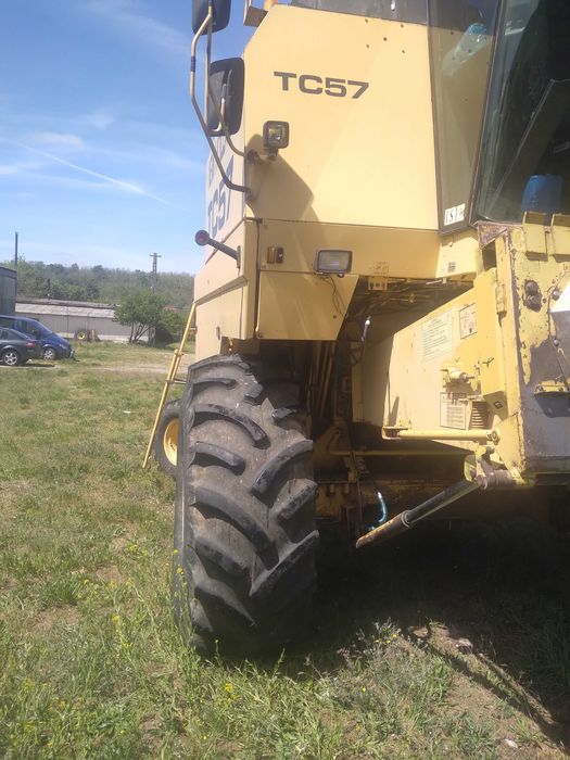 Vand combina agricola New holland TC57