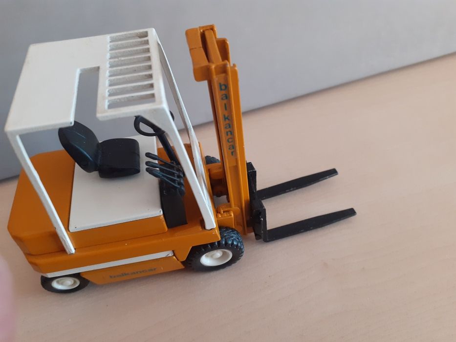 Метален мащабен модел на електрокар, мотокар