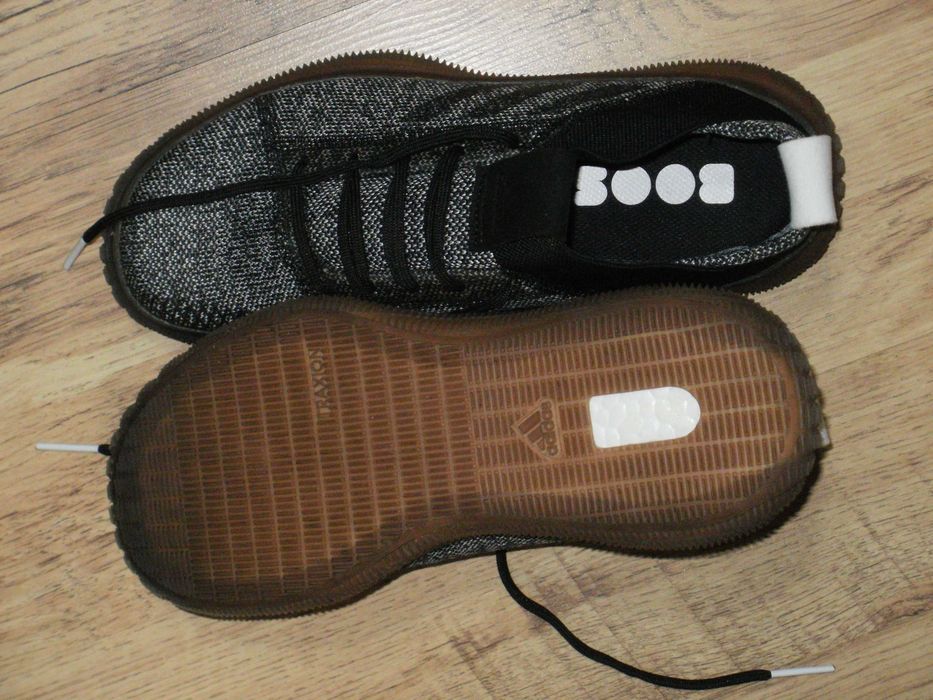 ADIDAS юношески оригинални маратонки 39.5