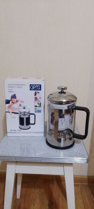 Заварной чайник с поршнем GIPFEL