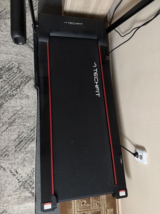 Banda de alergat TECHFIT