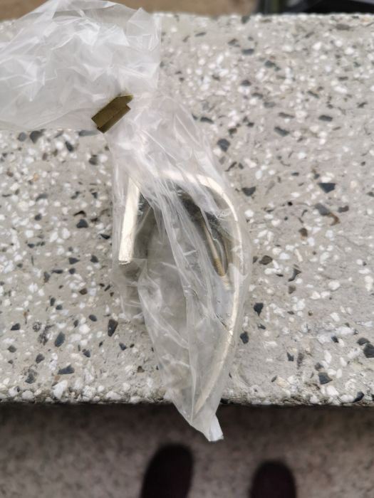 Метални дръжки за дървени врати и прозорци