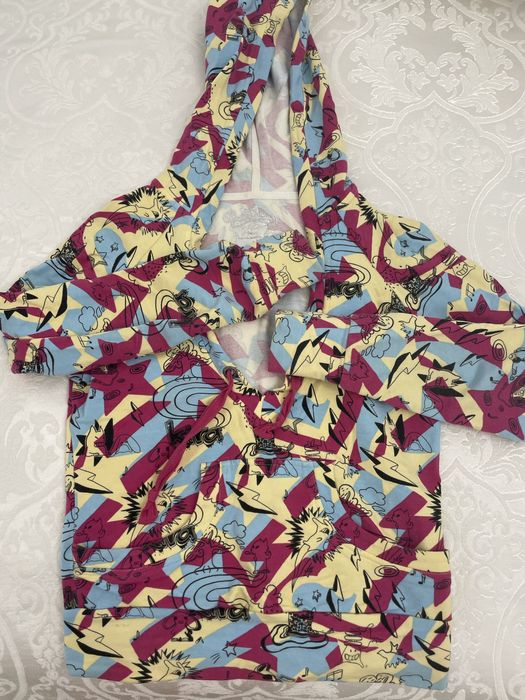 Кофта с капюшоном продам