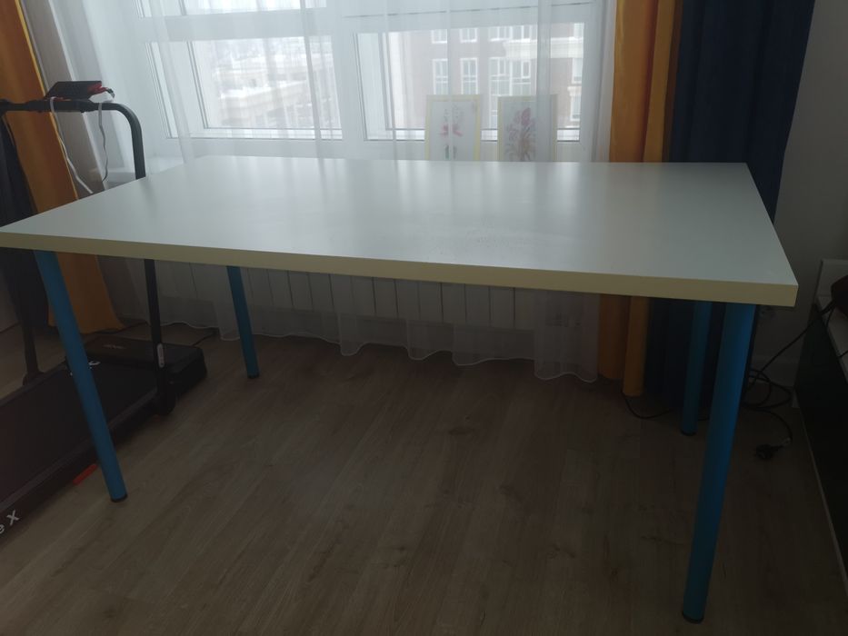 Письменный стол (150х75см, б/у, Астана)