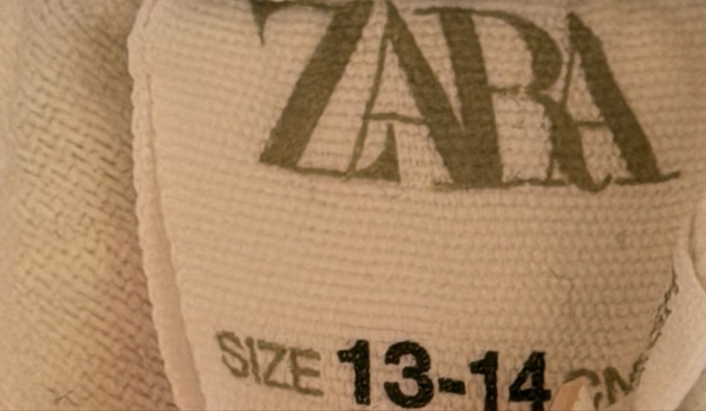 Дънки на Zara и Stradivarius