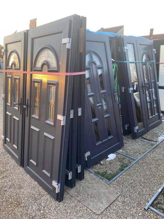 Usi noi Gri Antracit pret de la 1650 lei