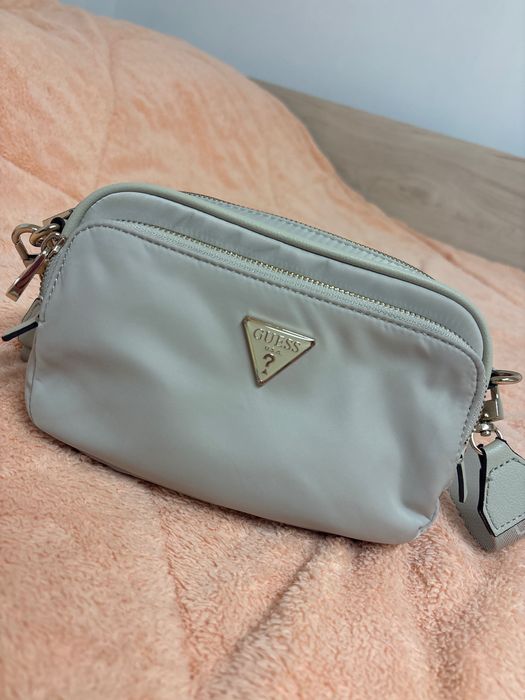 Дамска чанта - Guess