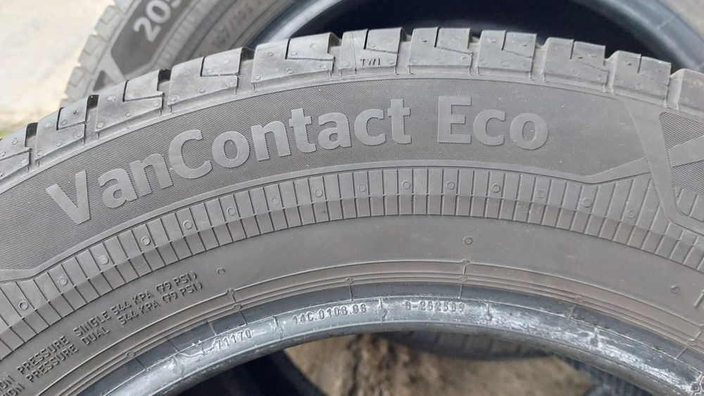 Гуми за Бус 205 65 16 C Continental VanContact Eco 4 броя