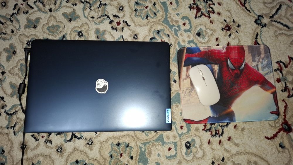 Ноутбук Lenova Win 10