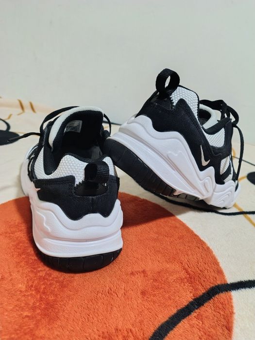 Adidași Nike Tech HERA