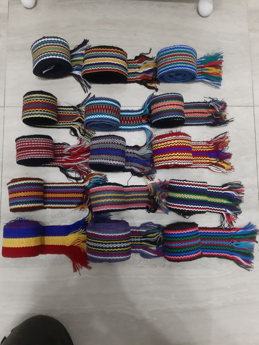 Brâu penttu costumul popular țesut în război /ceară