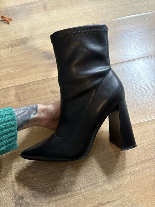 Ботильоны  черные Dino Ricci