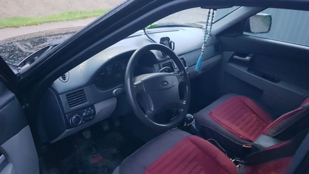 Продам приора универсал