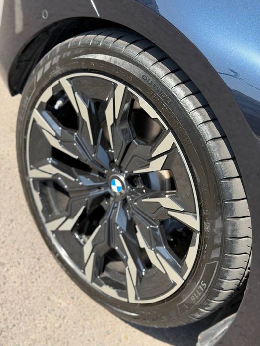 Bmw i5 naqd ga va savdo nasiya godovoy 20 % nomizga o’tkaziladi.