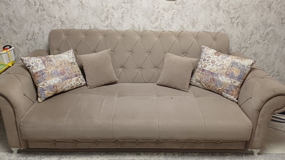 Продаю диван в хорошем состоянии