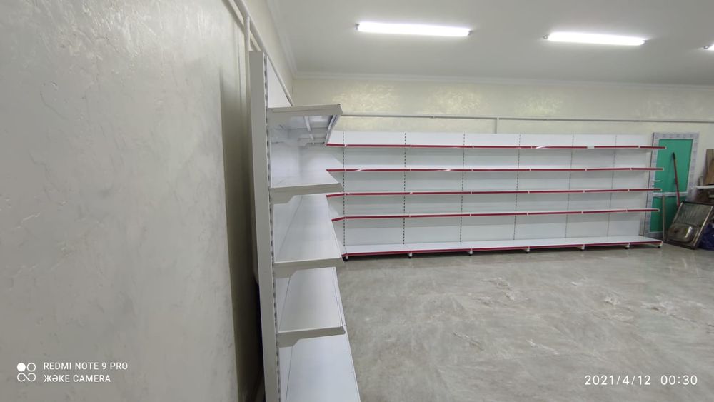 Торговое оборудование широкий ассортимент стеллажи витрины полки