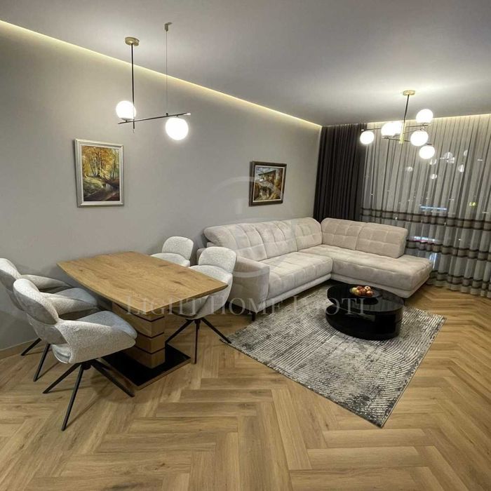 Продава се Двустаен апартамент в Пловдив, Център - 83 кв.м за 1251 €/кв.м - Снимка #1