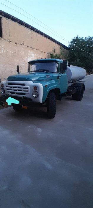 Zil 130    vadavoz