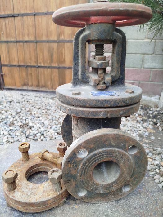 Продам задвижку DN 50