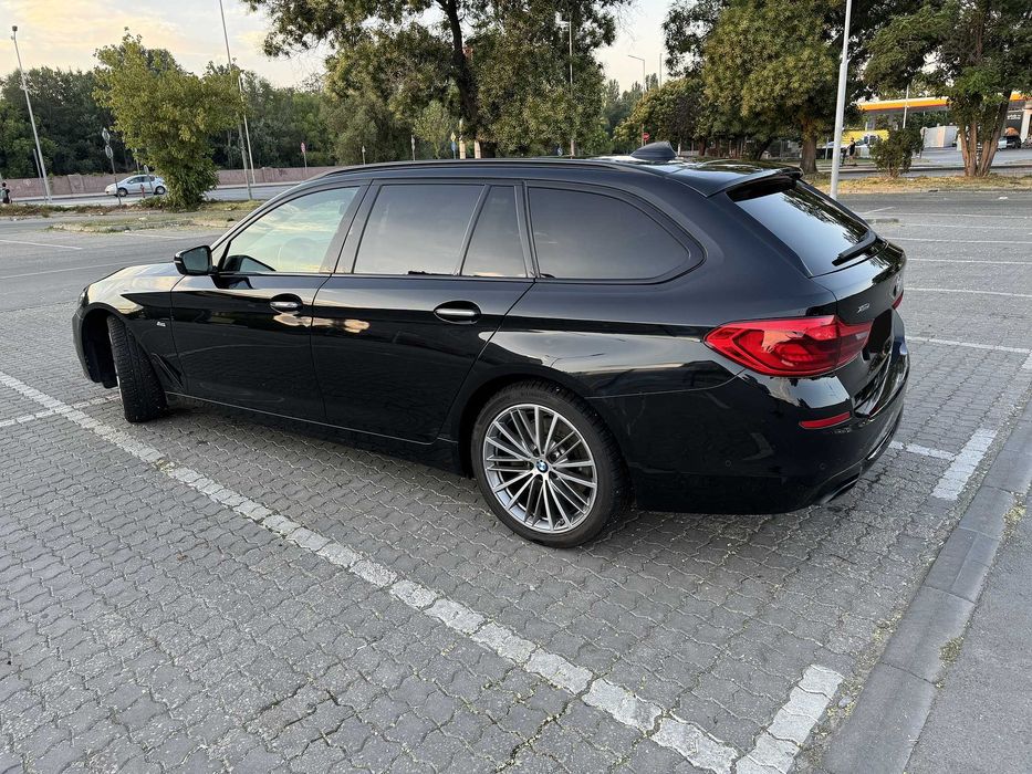 BMW 540i xDrive Touring | HUD | 360° | Масаж | Панорама