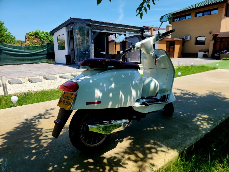 Lambretta V50 Special 2023 – 2000 km / stare impecabilă Mod Vespa