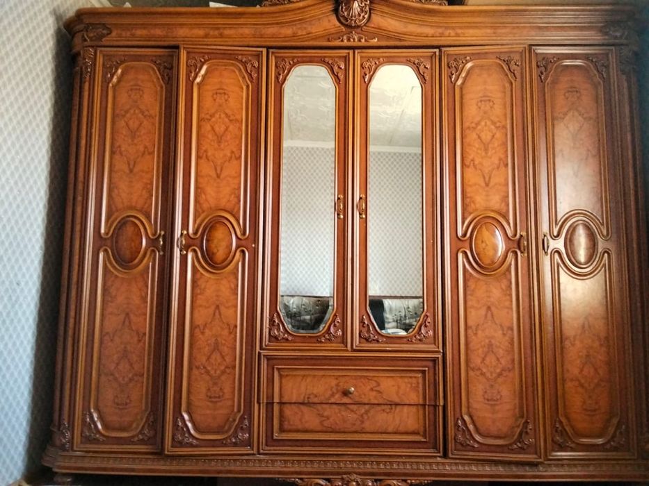 Продам Спальный гарнитур