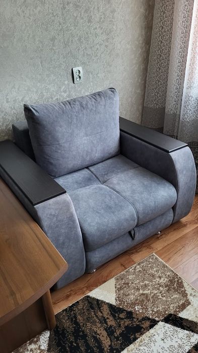 Продам диван и кресло