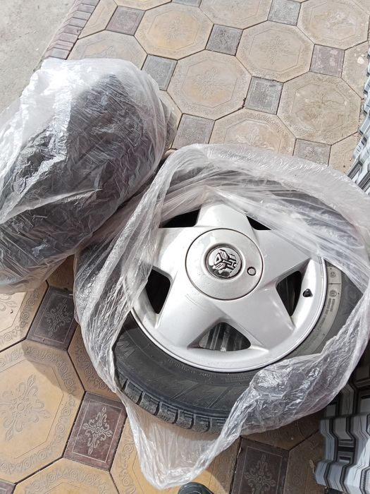 Продам диски с баллонами размер 195/65/15