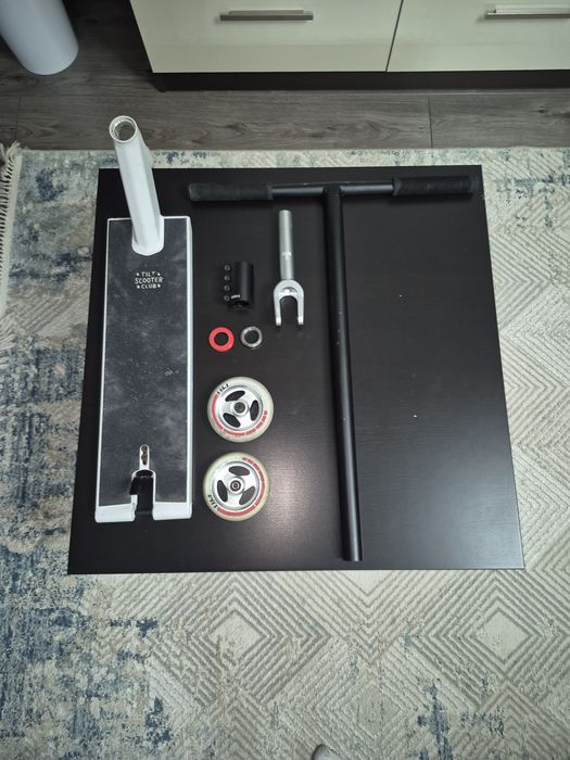 Трюковой самокат Tilt Theorem Build Red 6.2