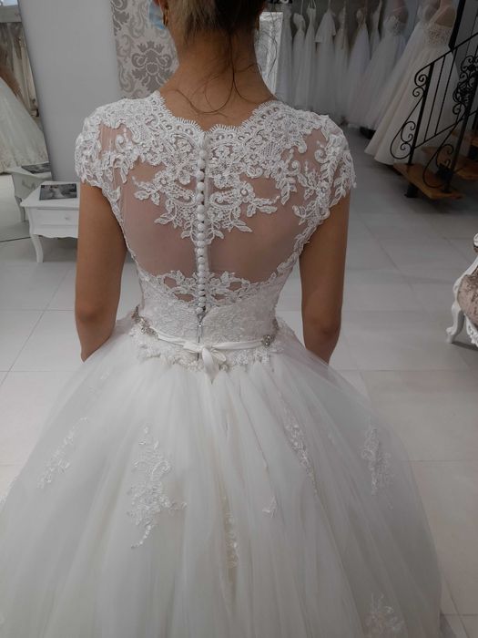 Vand rochie mireasa
