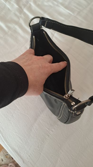 Чанта дамска черна