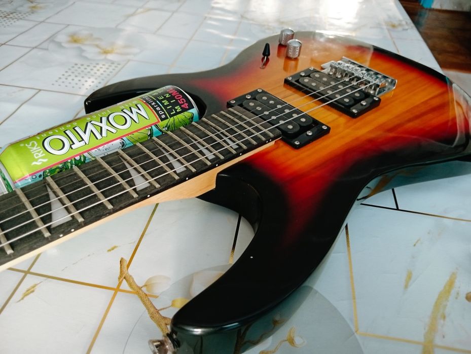 продам электрогитару