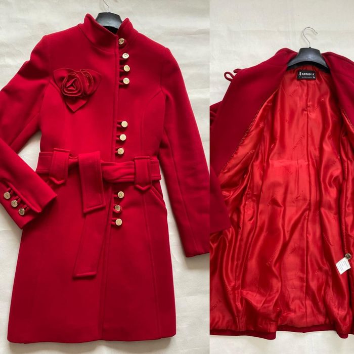 Продам женское пальто