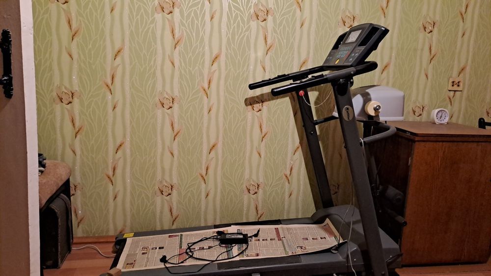 Продам беговую дорожку