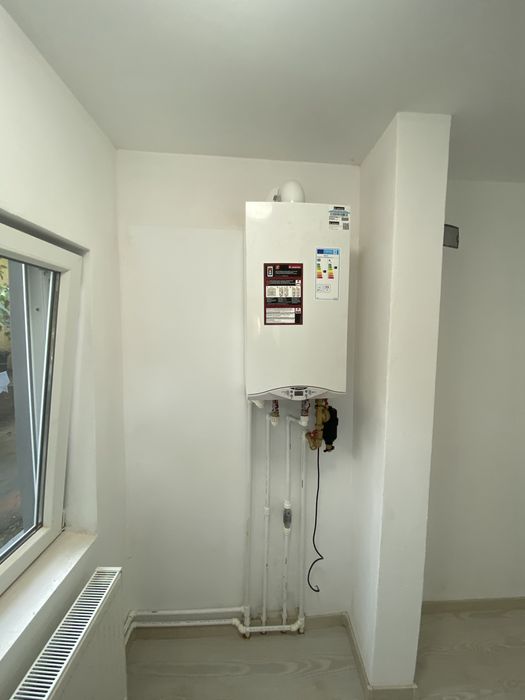 Vand sau inchiriez casa 90m si curte de 250m  la 100m de Sala Sporturilor Ploiesti