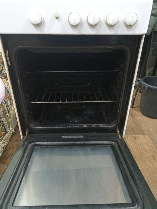 Газовая плита Indesit.