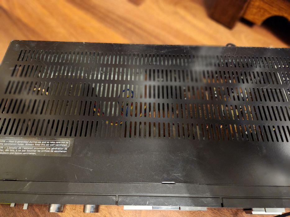 Amplificator  Hitachi și tuner