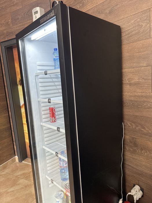 Хладилна витрина SNAIGE