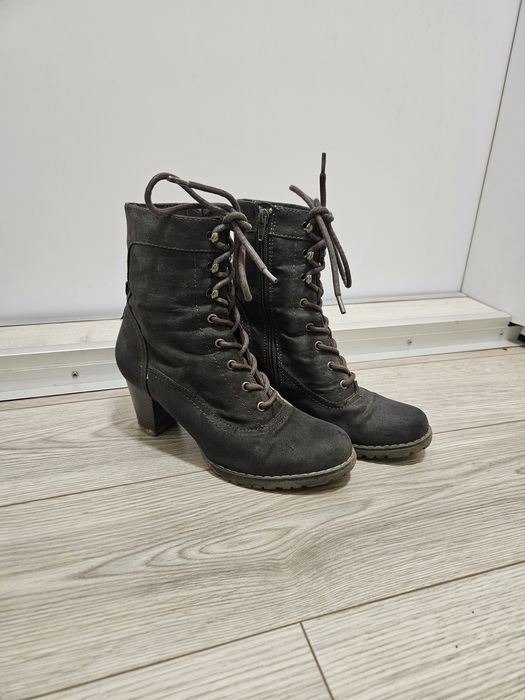 Сиви велурени боти с удобен ток. 37 номер. В добро състояние.