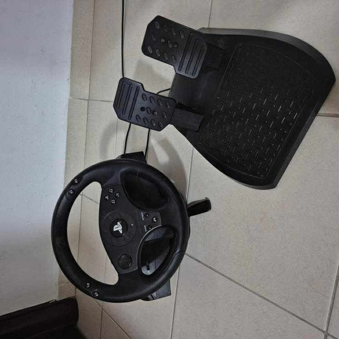 Vând volan și pedale