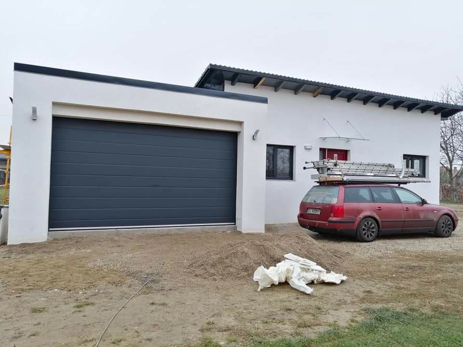 Usa de garaj sectionala