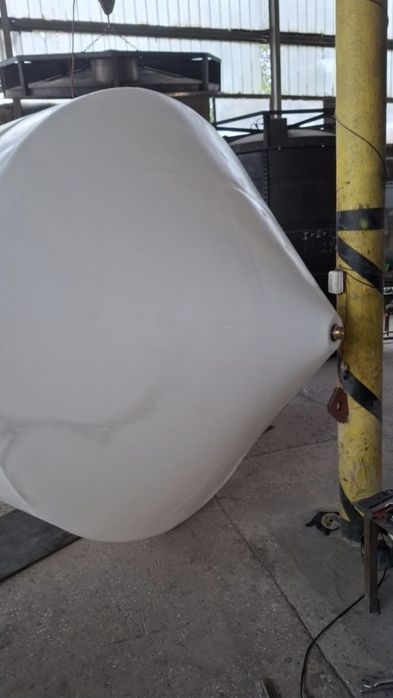 Конуссная ёмкость ,бак резервуар