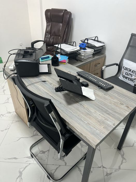Продаётся офисный стол, Офистік үстел сатылады