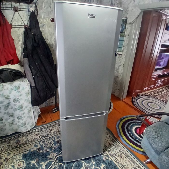Холодильник Beko No Frost 165 см