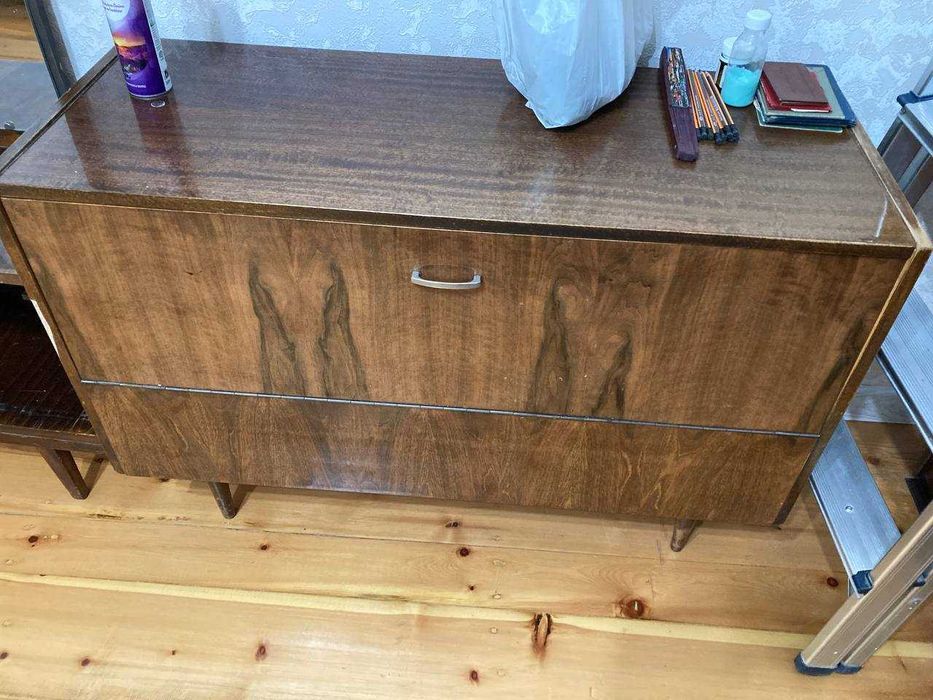 Отдам Кровать, трюмо, комод