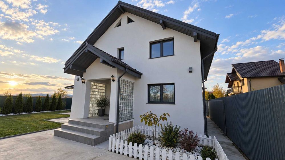 PROPRIETAR - vanzare/inchiriere casa Str Panselelor Letea Veche