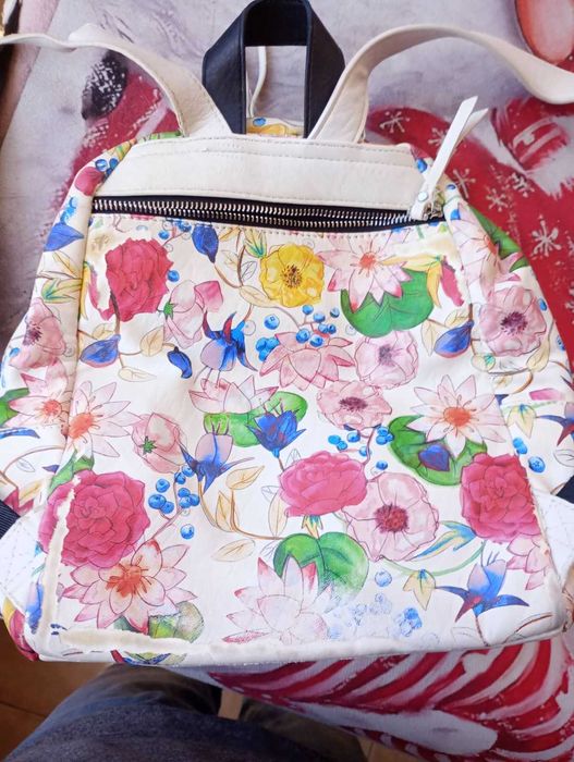 Раница Desigual / Дешугъл / купена за 139 лв
Договаряне!